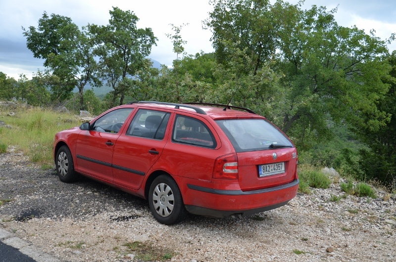 Vrcholek nad mýtnou cestou